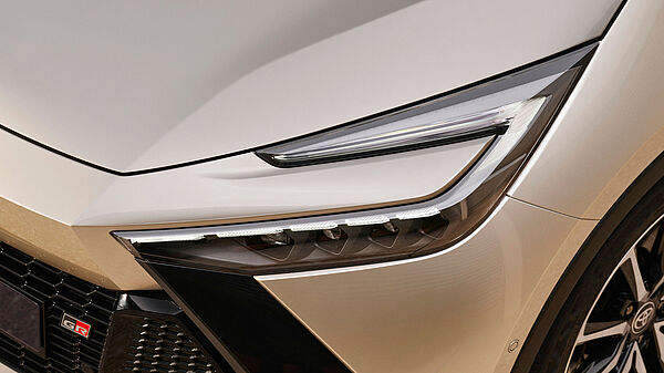 Mengelers Automotive Limburg Toyota C-HR 2024 Koplamp