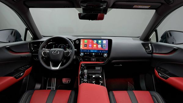 Lexus NX 2021 cockpit - Lexus Sittard