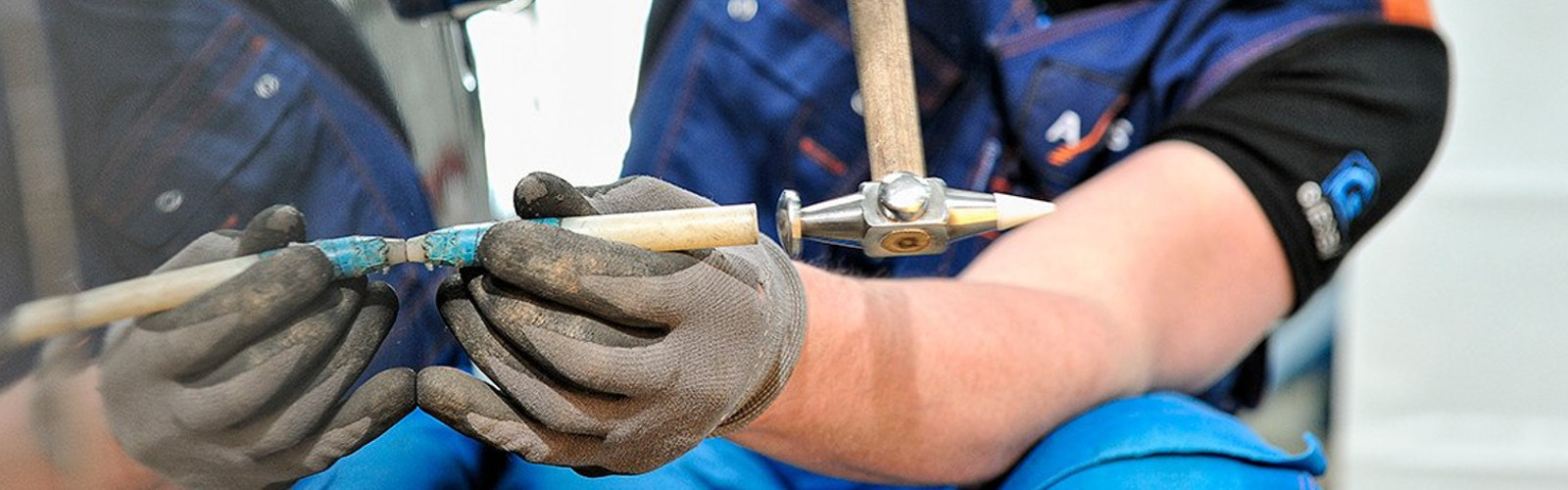 Uitdeukdag bij ABS Autoherstel en Mengelers Automotive