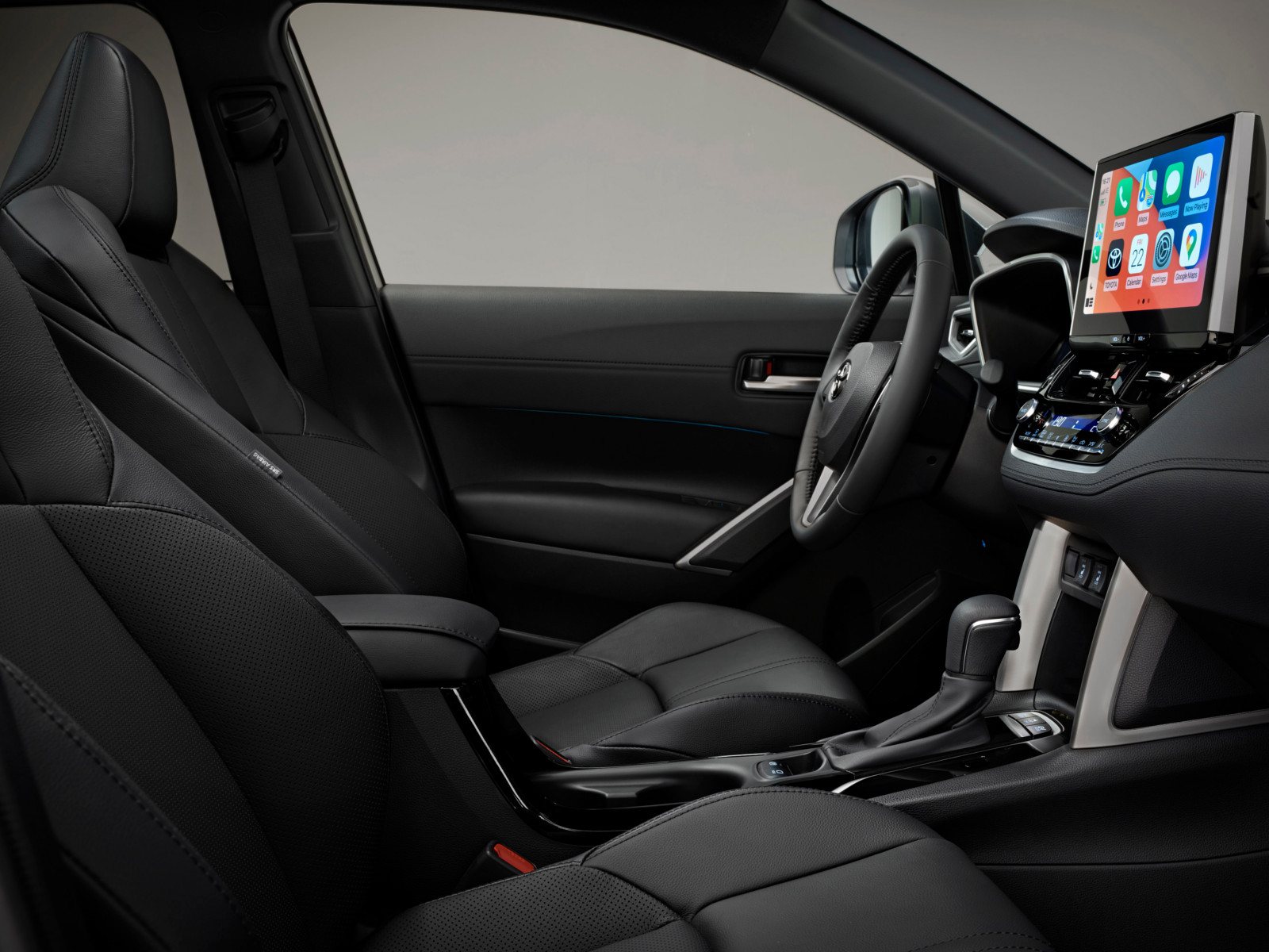 Toyota Corolla Cross bij Mengelers Automotive Limburg - Cockpit